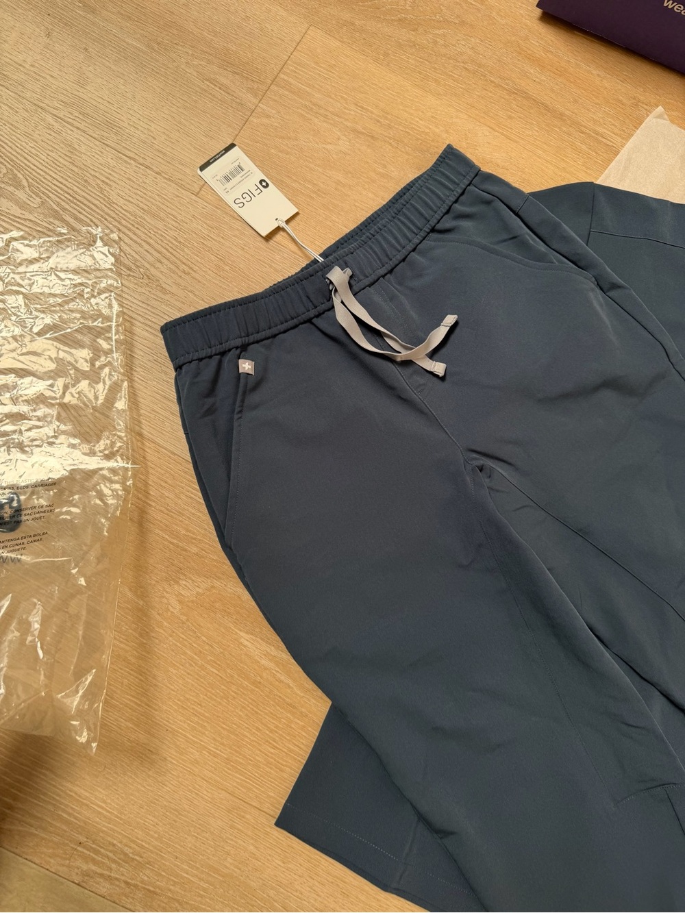 Figs Mens set Scrubs - Picture 4 of 6